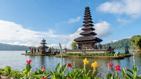 Japan vs Indonesia: Picking The Perfect Destination For Your Asian Adventure