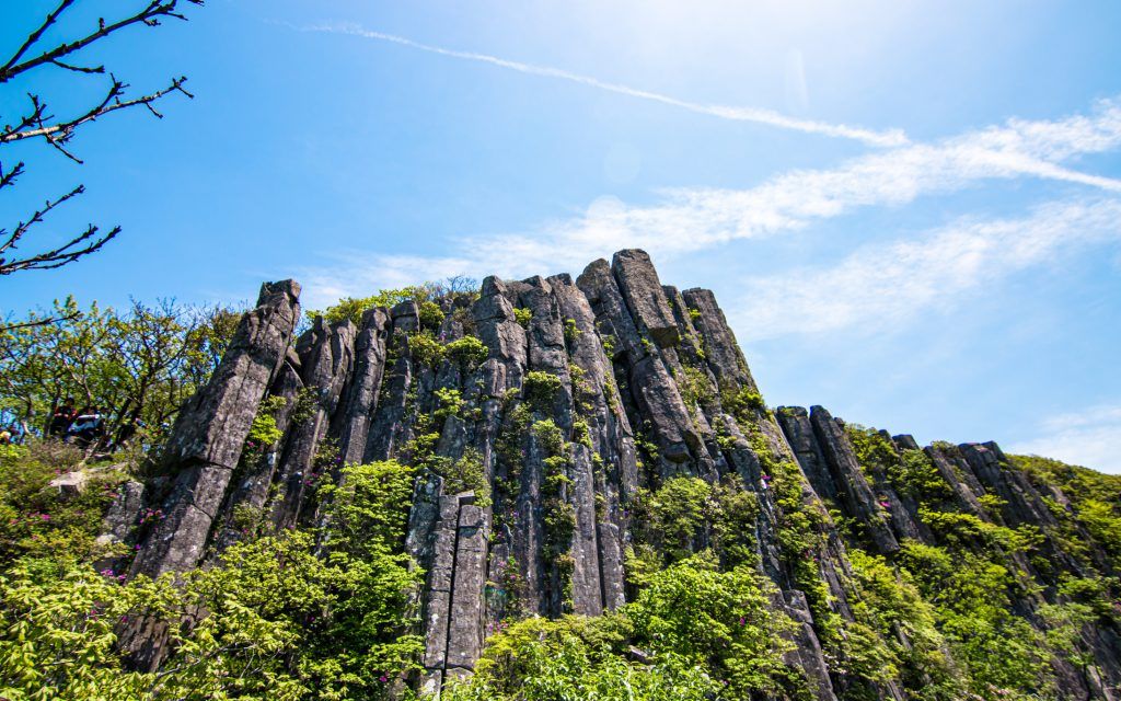 光州无等山的垂直岩石。照片由 gorkhe1980©Getty Images Plus/iStock 拍摄