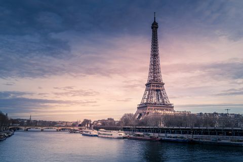 Iconic Tourist Landmarks That Were Supposed To Be Temporary But Stayed