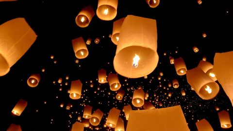 Experience The Magical Yi Peng Lantern Festival In Thailand's Chiang Mai City