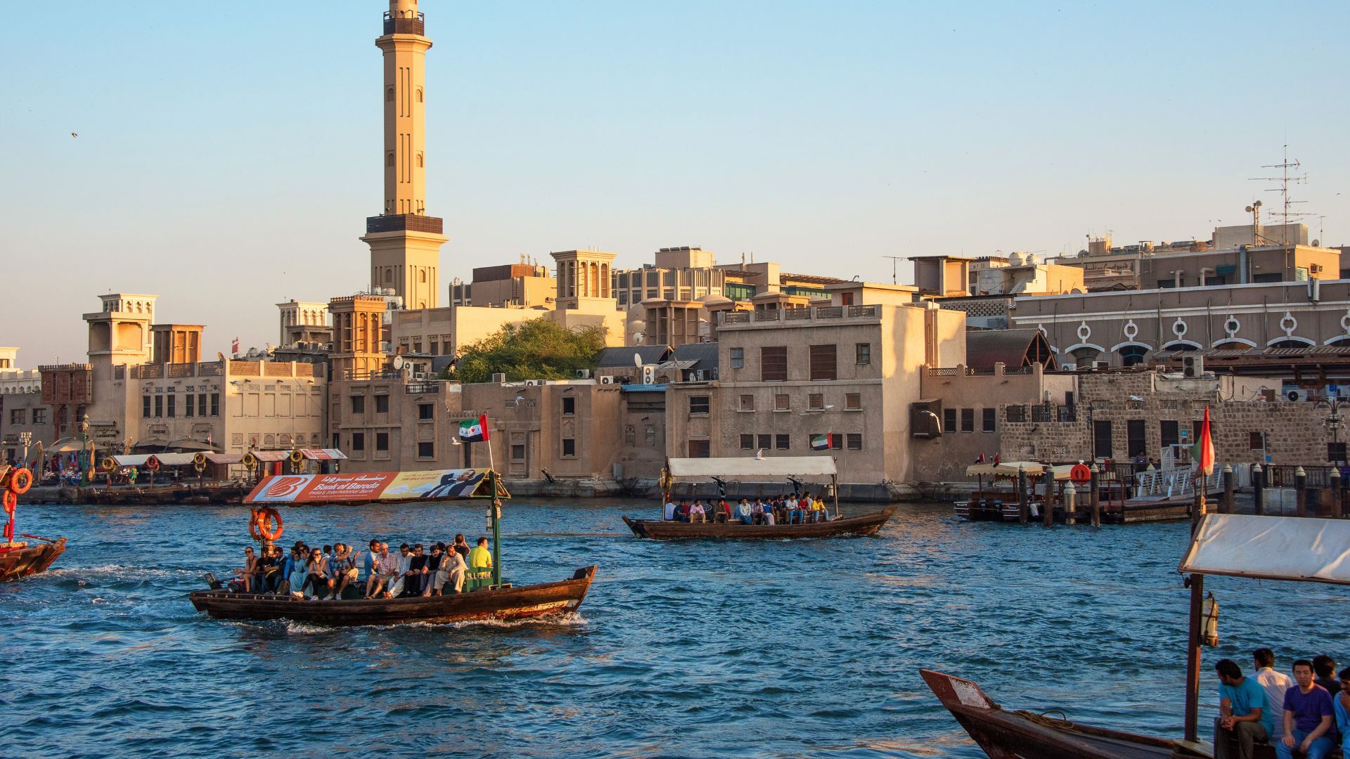 Old Dubai Town: A Walking Tour Through Historic Forts, Museums & Souks