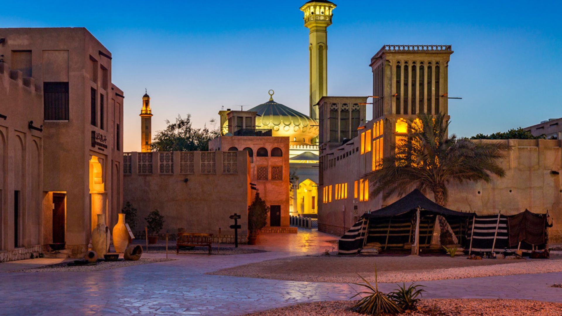 Old Dubai Town: A Walking Tour Through Historic Forts, Museums & Souks