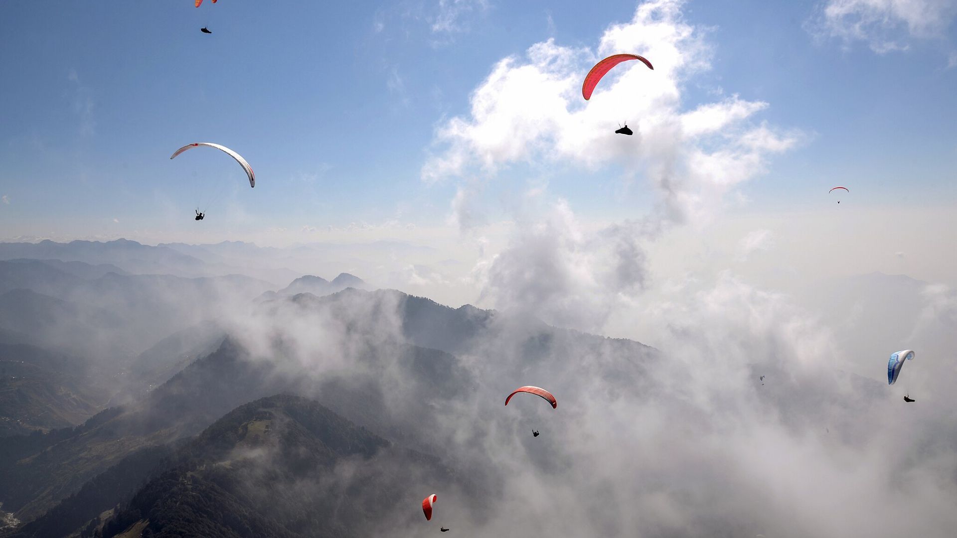 places to paraglide