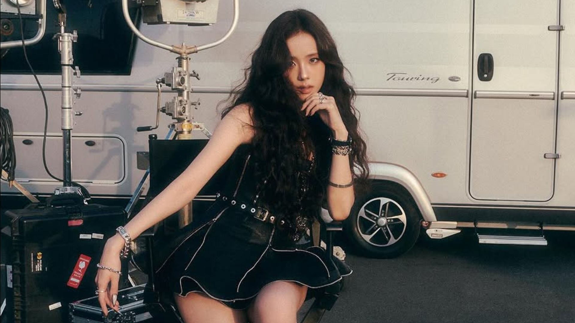 JISOO.jpg?tr=w-1200,q-60