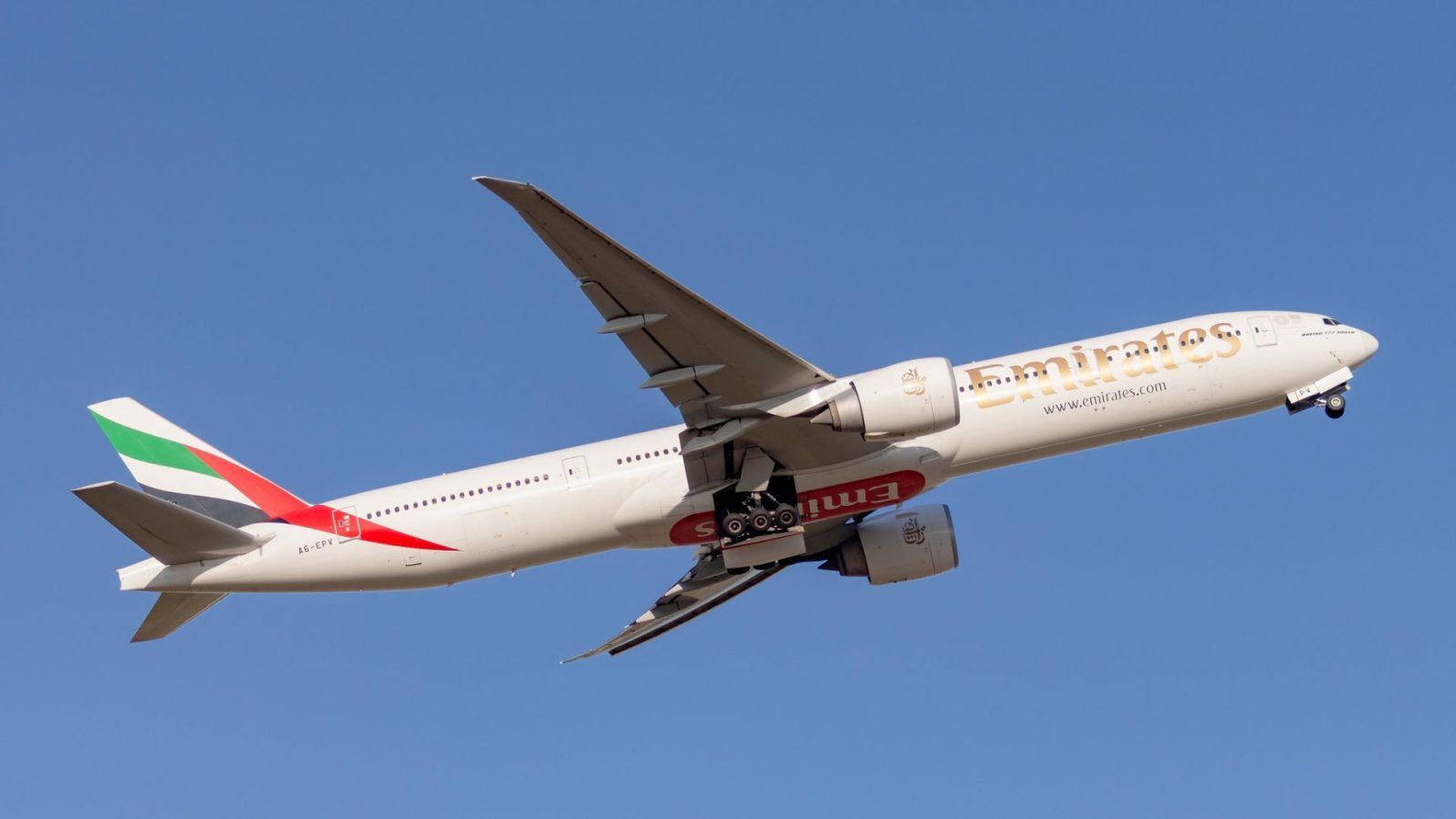 Airbus A380 & The Jumbo Jet: Emirates Adds 2 Boeing 747-400
