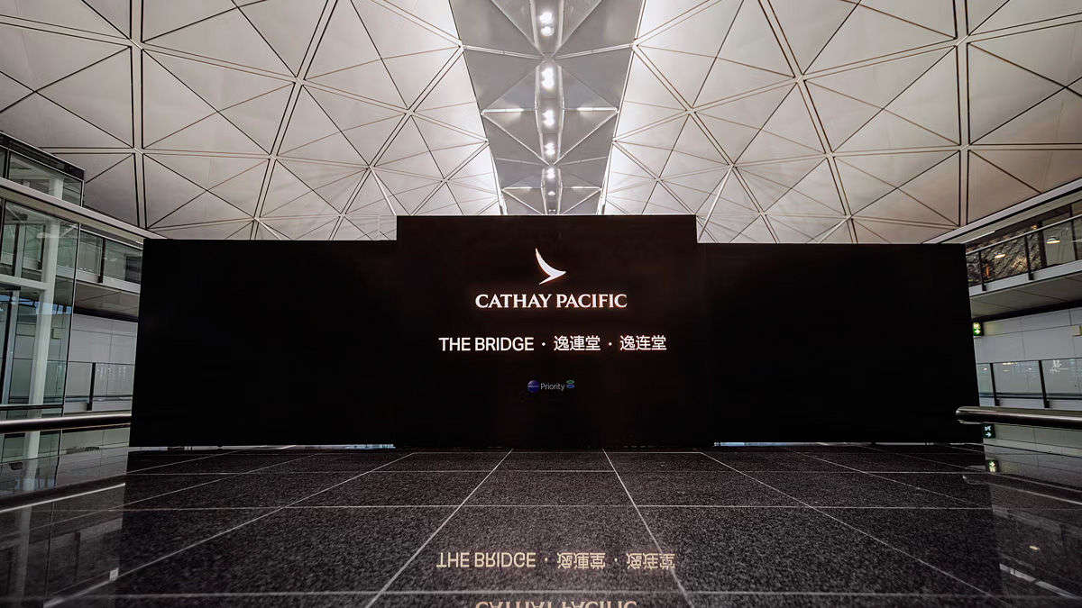 Cathay Pacific Reopens The Bridge Lounge At HKIA
