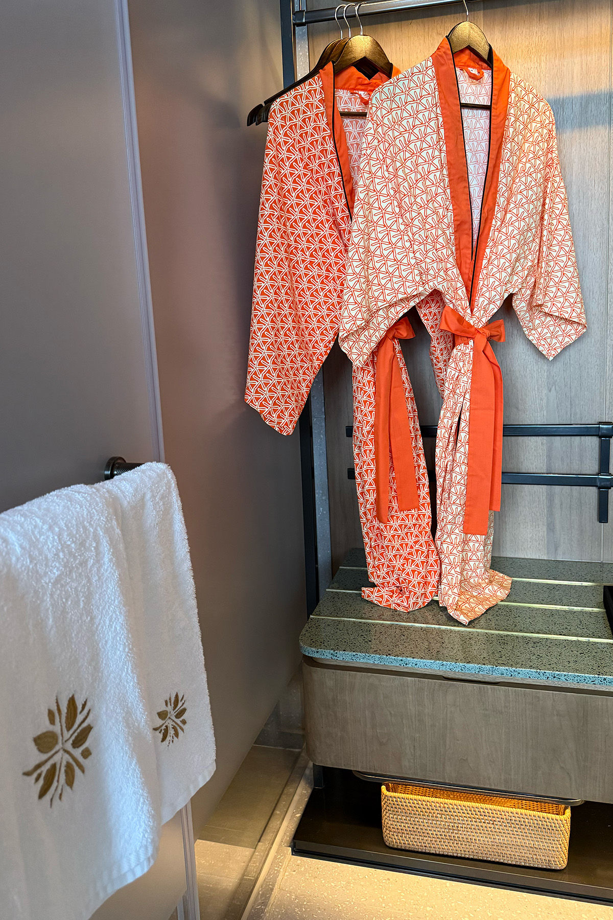 Signature kimonos | Sara Naumann