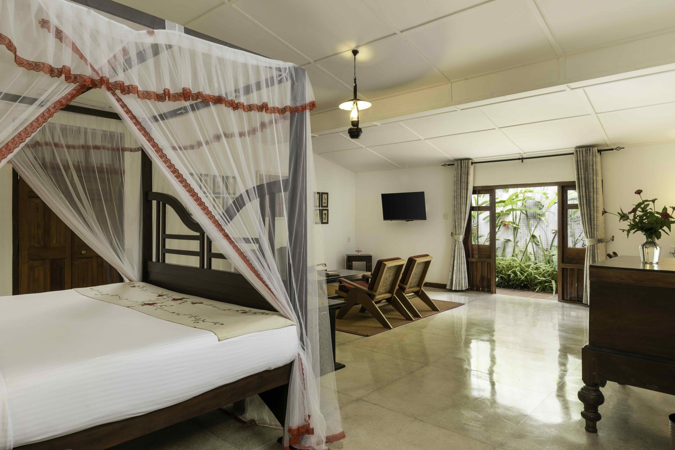Suite bedroom