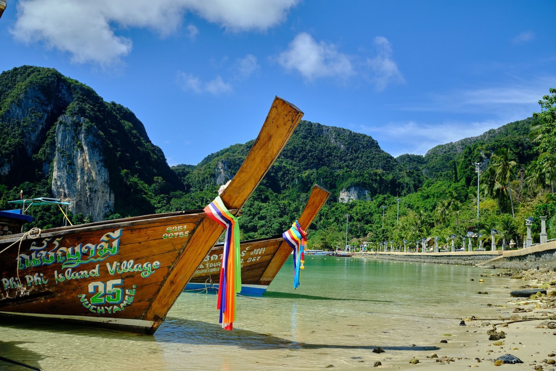 Secret beaches: Ton Sai Beach