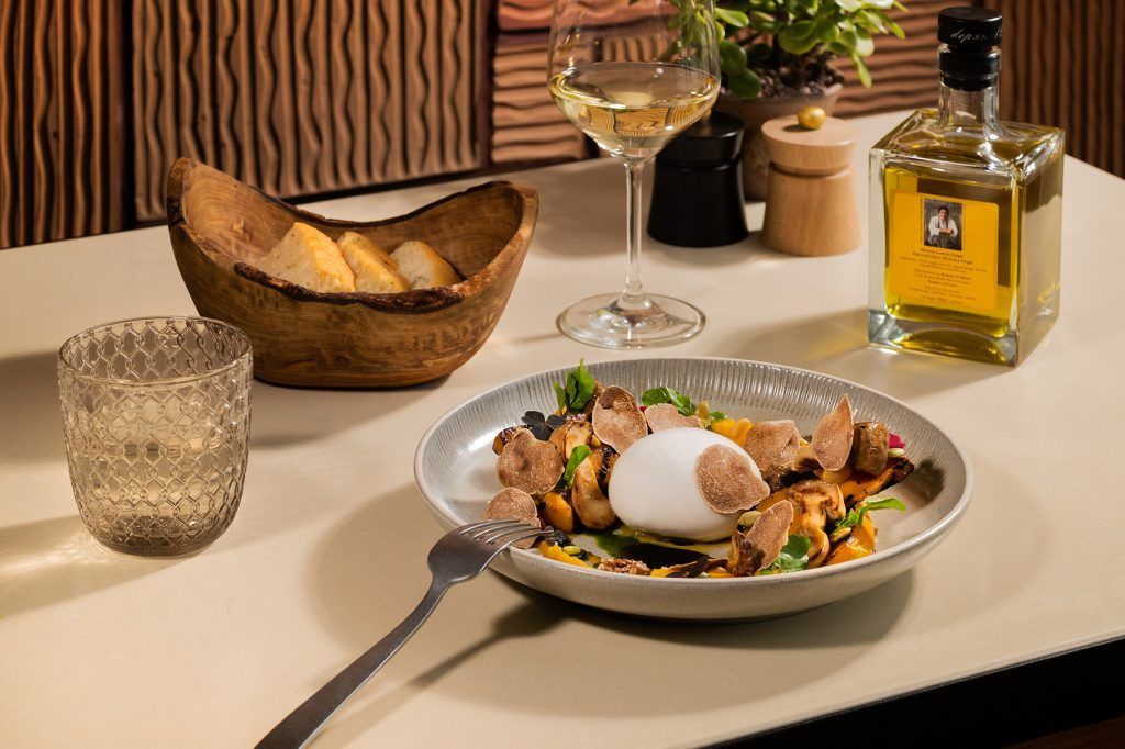 Fiamma, Capella Singapore: Burrata E Funghi Marinati