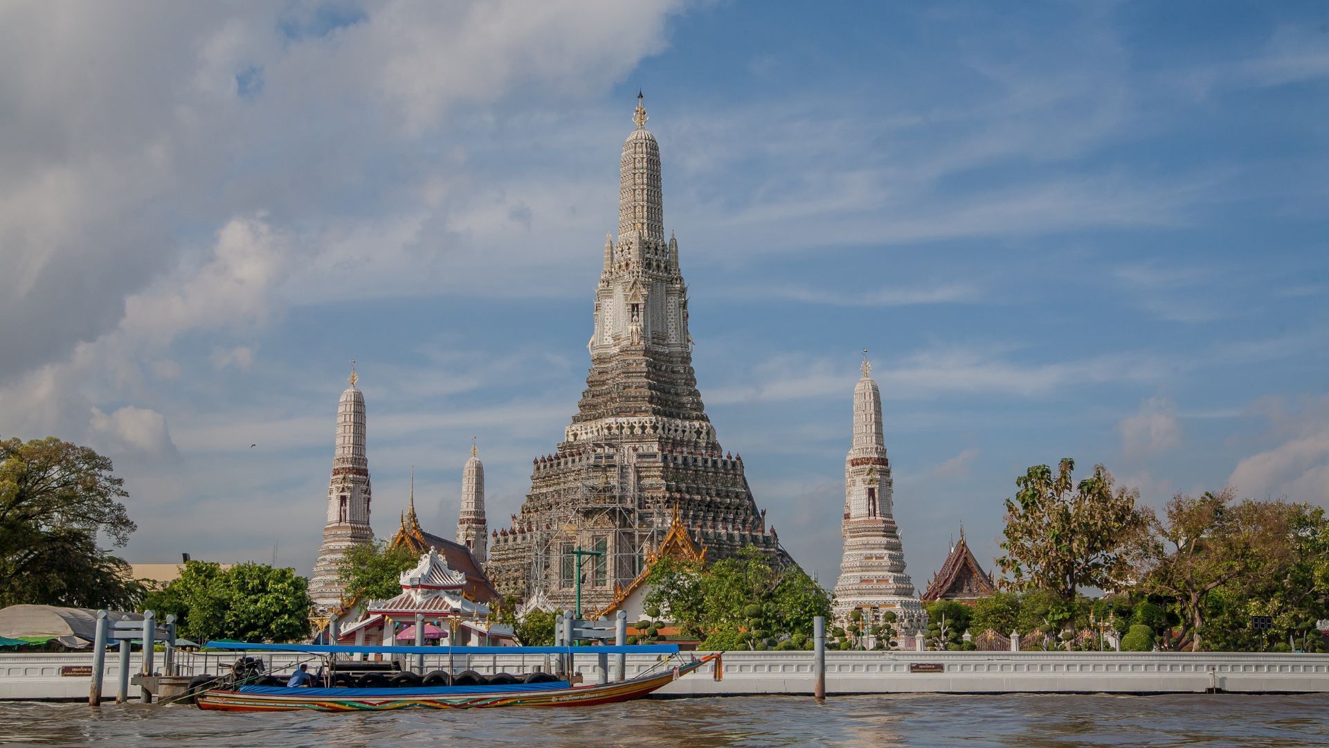 Wat Arun - Places to visit in Bangkok