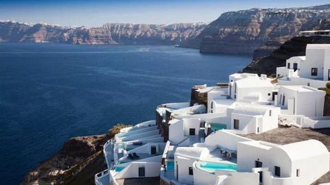 3 Incredible Itineraries For Travellers Heading To Greece This Year