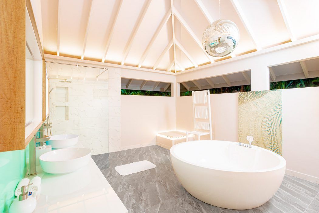 Work from Maldives: Villa Bathroom, The Standard, Huruvahli Maldives digital nomads
