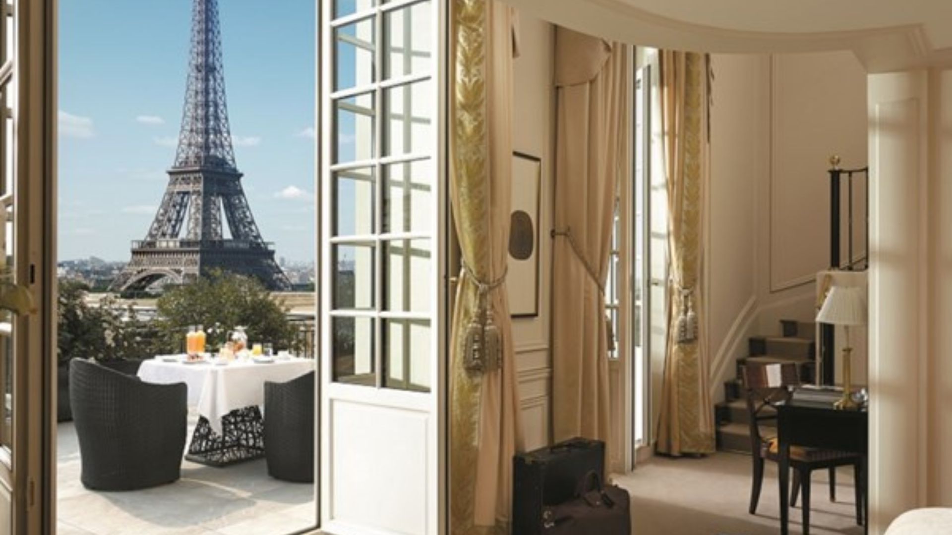 Hotels With Eiffel Tower View – Don't Just See It, Live The Parisian Charm!