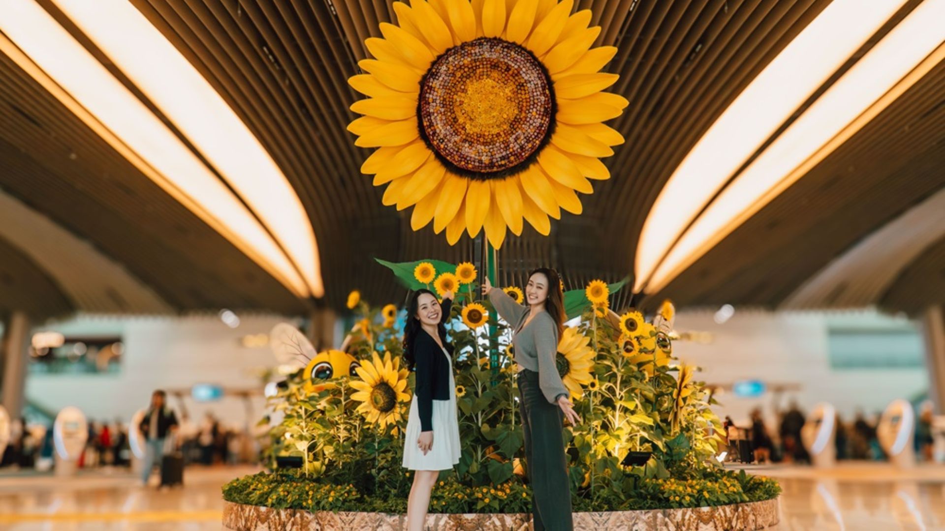 Singapore's Changi Airport Delights With 'A Sunflower Sojourn' Display