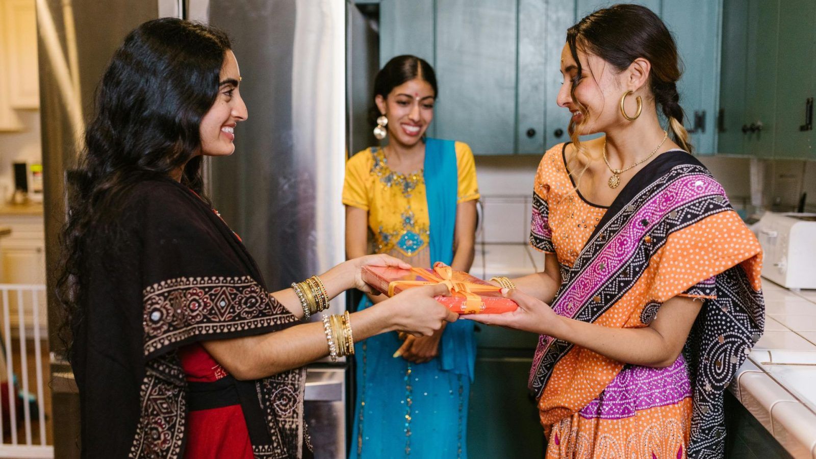 Best Deepavali Gifts For Travellers What To Buy For Your Friends