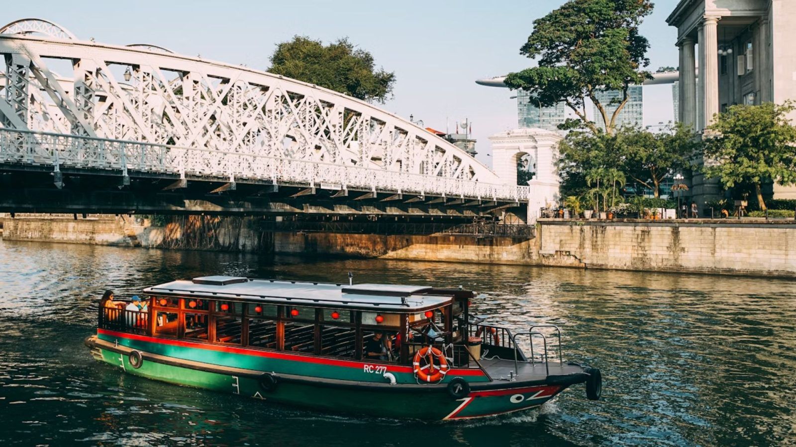 Singapore River Cruise: A Detailed Guide To Booking Your Fun Boat Tour