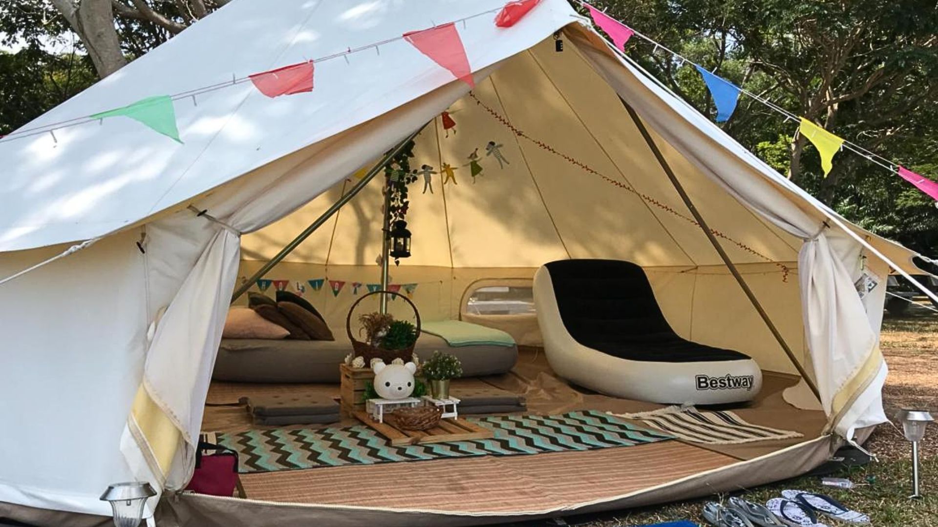 Glampingkaki, Singapore