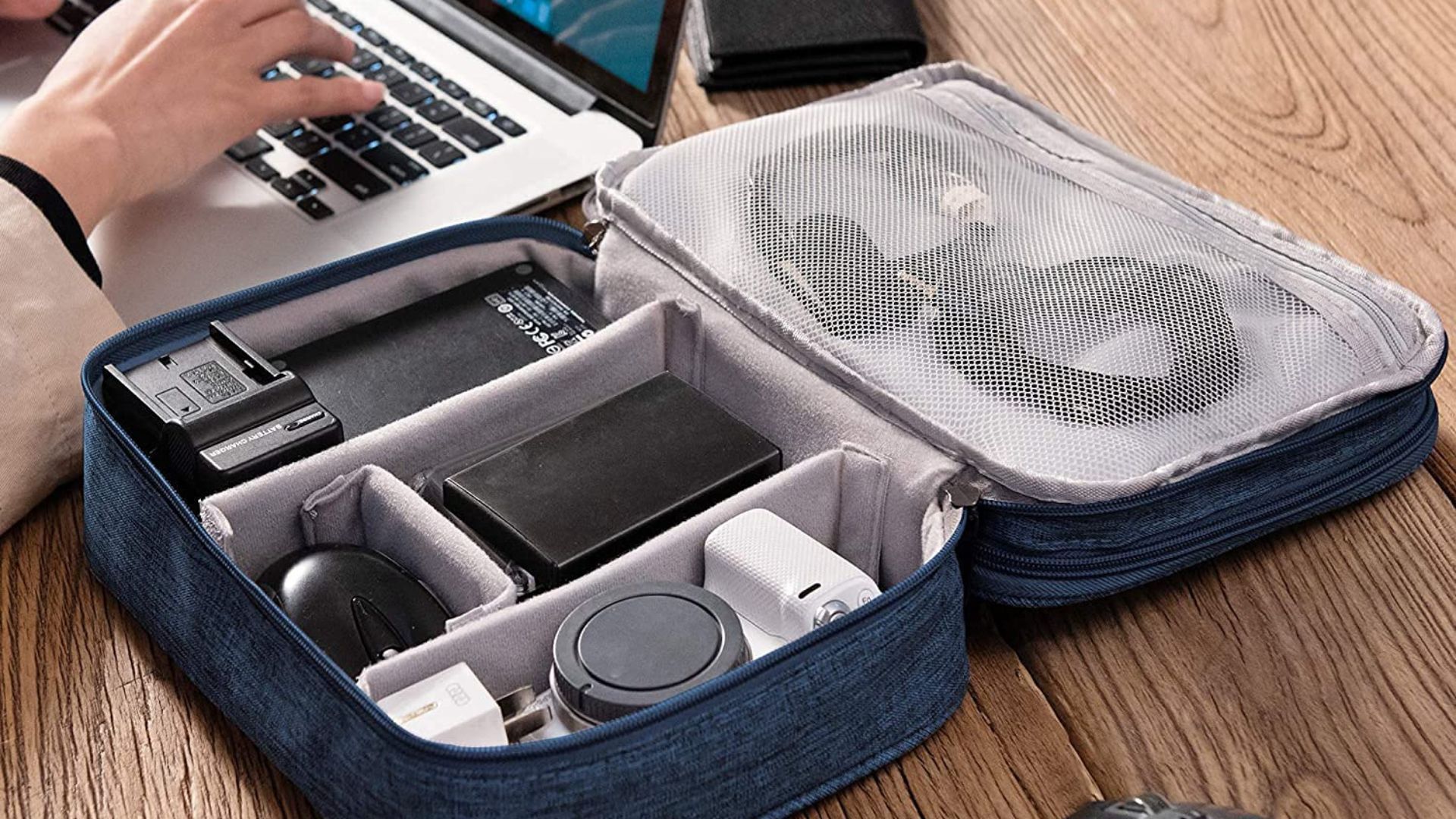 House of quirk tech organiser and pouch