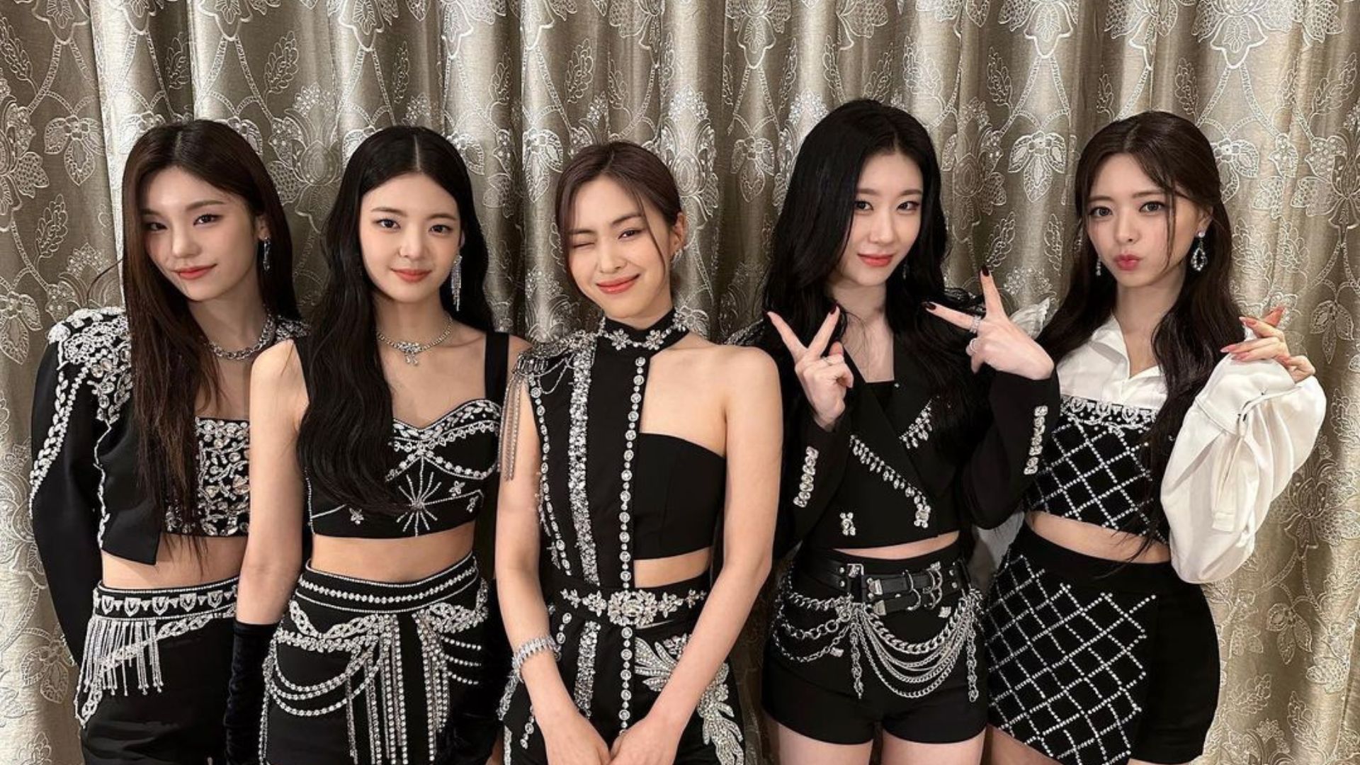 Itzy Checkmate na sa weekend! ♟️ First kpop con? Here's some