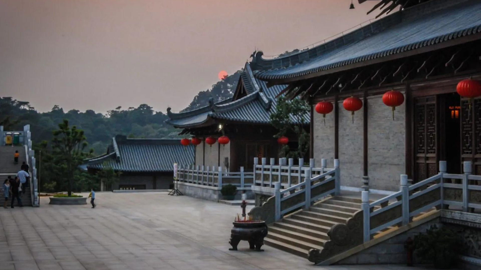 best day trips from hong kong