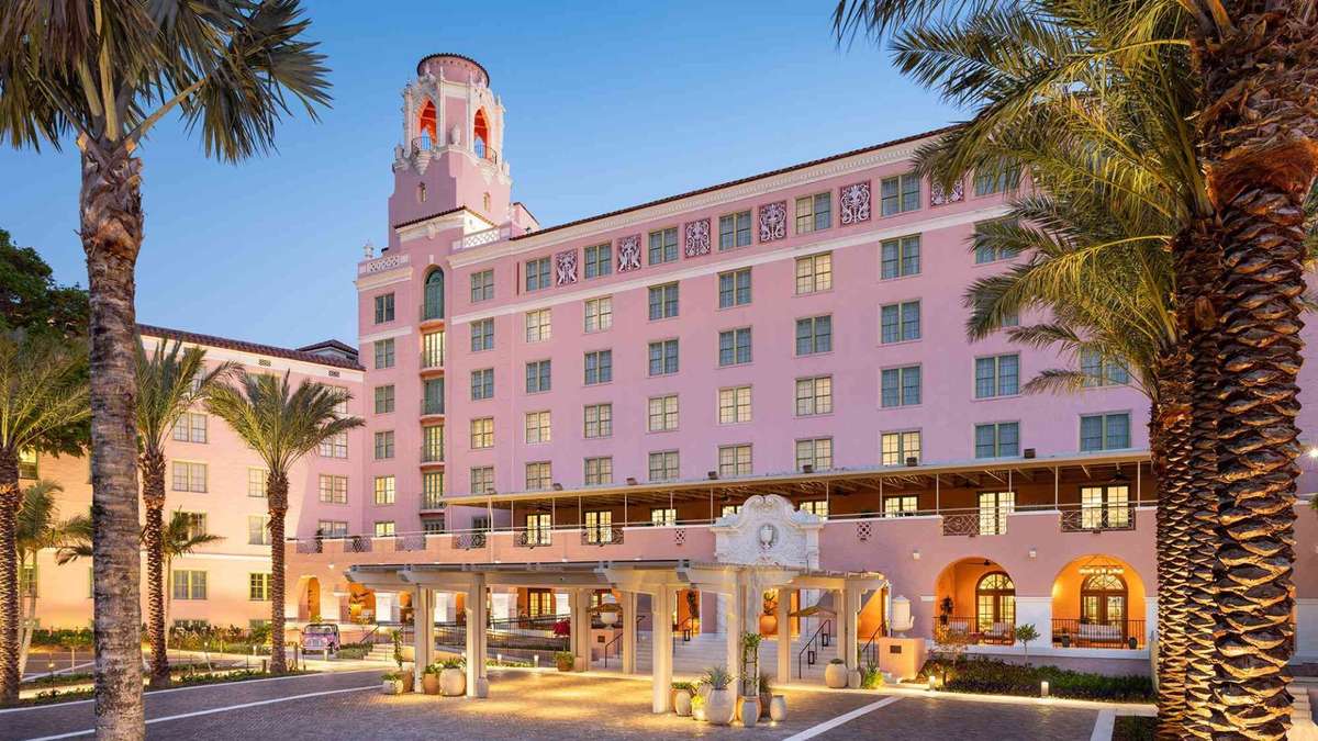 St. Petersburg, Florida's Iconic Pink Hotel Just Got A Stunning Refresh, image size:1200x675