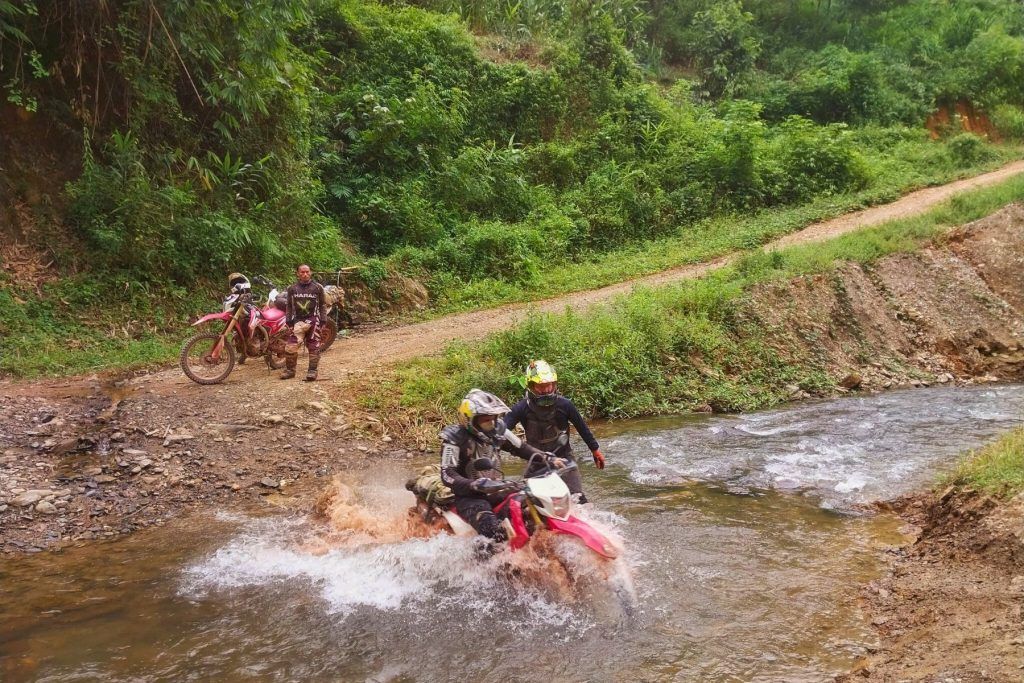 Lao Adv Tours