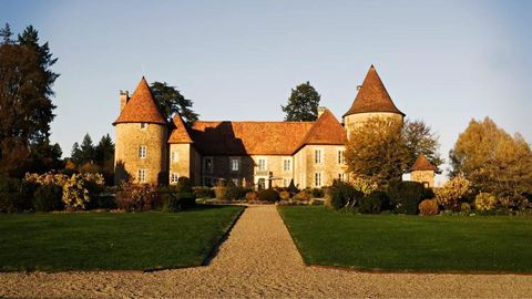 This Overlooked Region Of France Has Charming Bistros, Historic Towns &amp; Great Museums