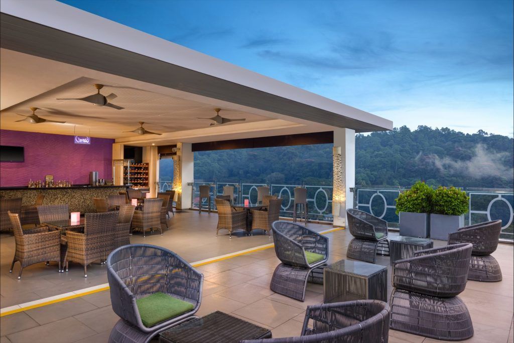 Bommu Rooftop Bar at Radisson Hotel Kandy