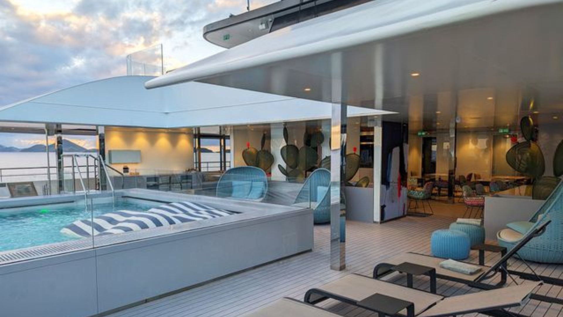 Emerald cruise