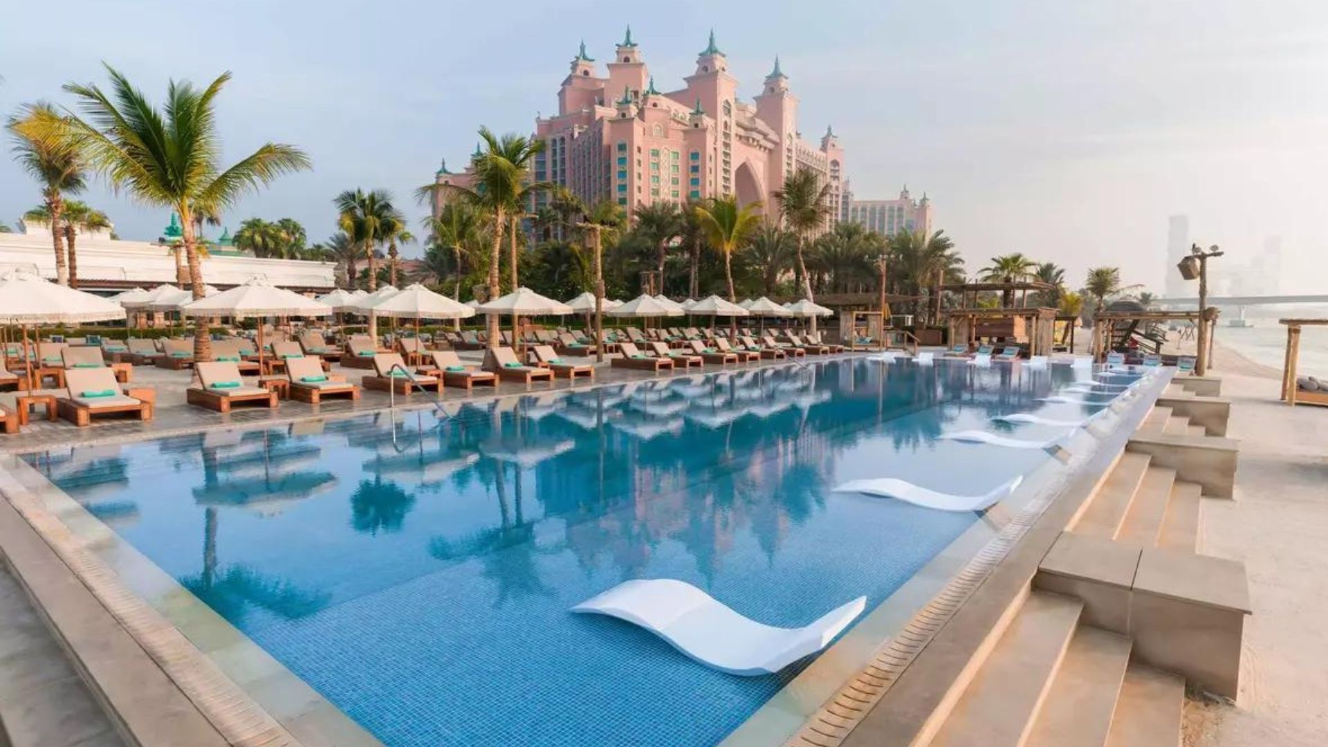 beach clubs in Dubai