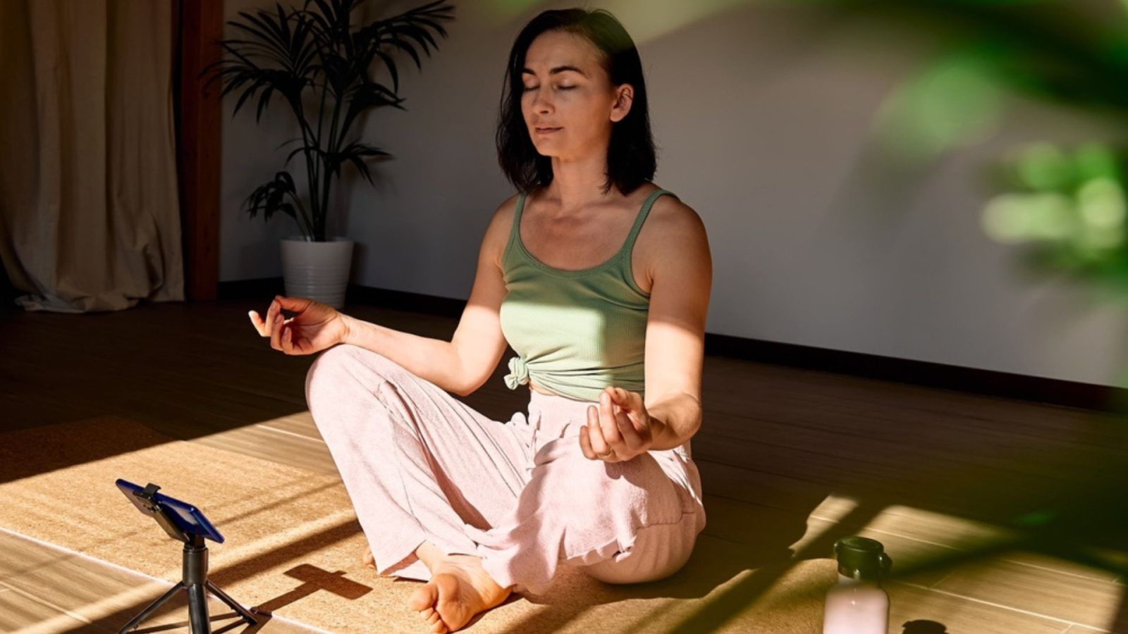 Top 6 Essential Health & Fitness Apps for Your 2024 Travel Adventure