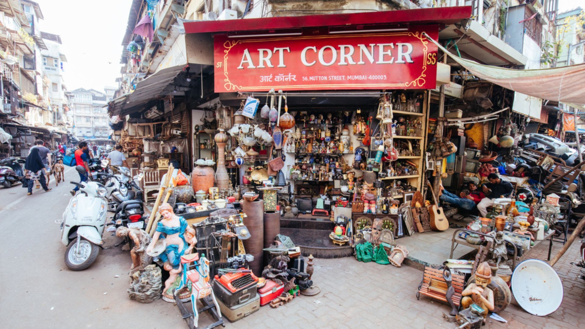 7 Best Flea Markets In Mumbai: Street Markets For Shopping in Mumbai 2024