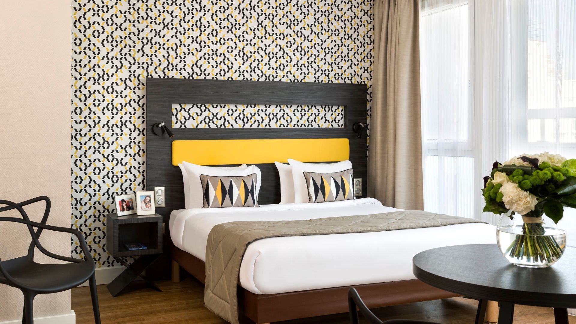 hotels with eiffel tower view
