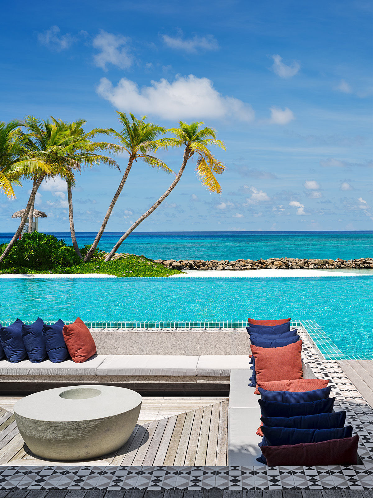 Hilton Maldives main pool