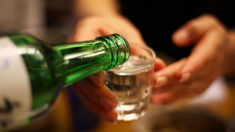 Know How To Drink Soju Like Koreans So You Are Prepared For Your Next Vacation