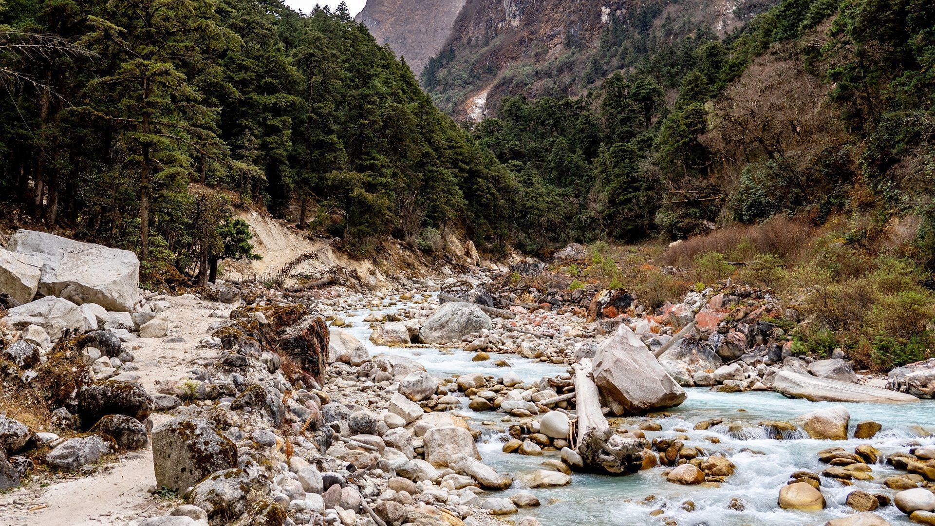 Dudh Khola River valley