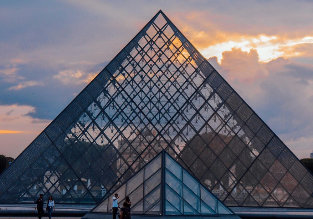 unique experiences in paris