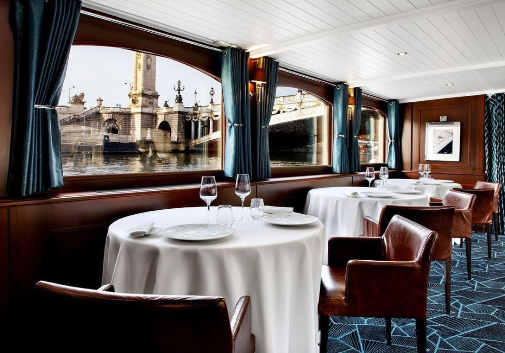 unique experiences in paris
