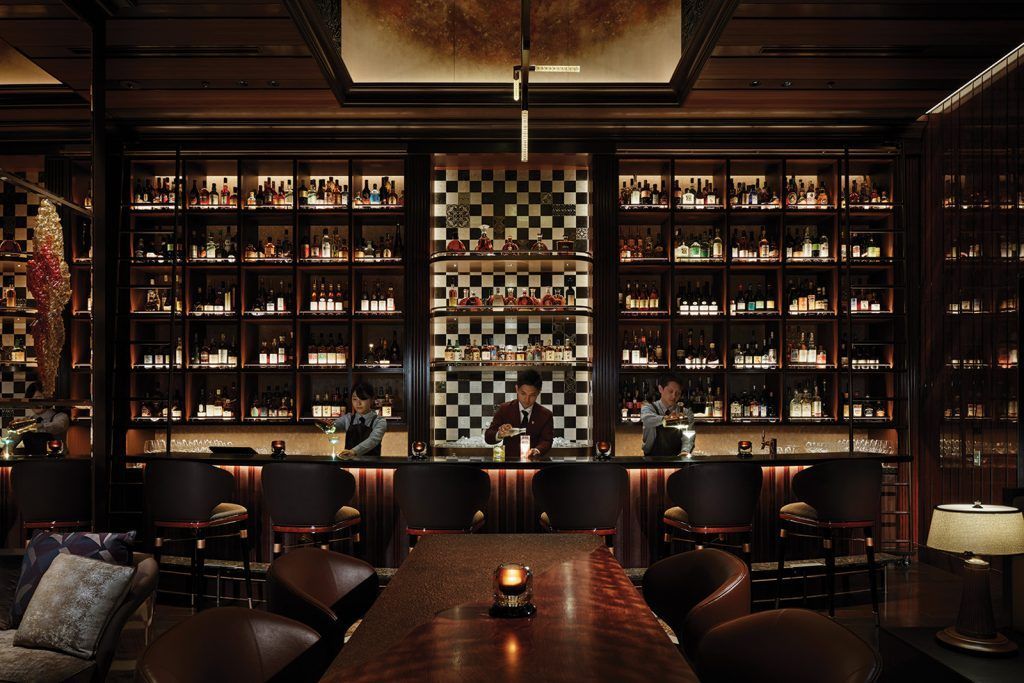 Four Seasons Tokyo Otemachi's Virtu bar