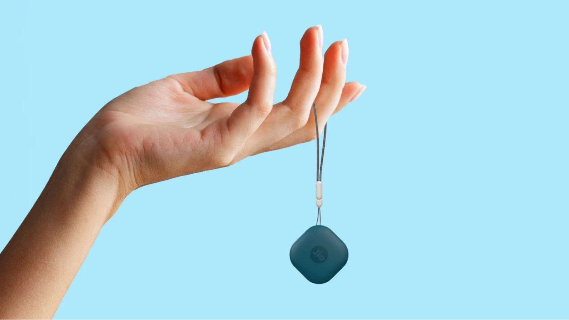 how do airtags work - smart trackers