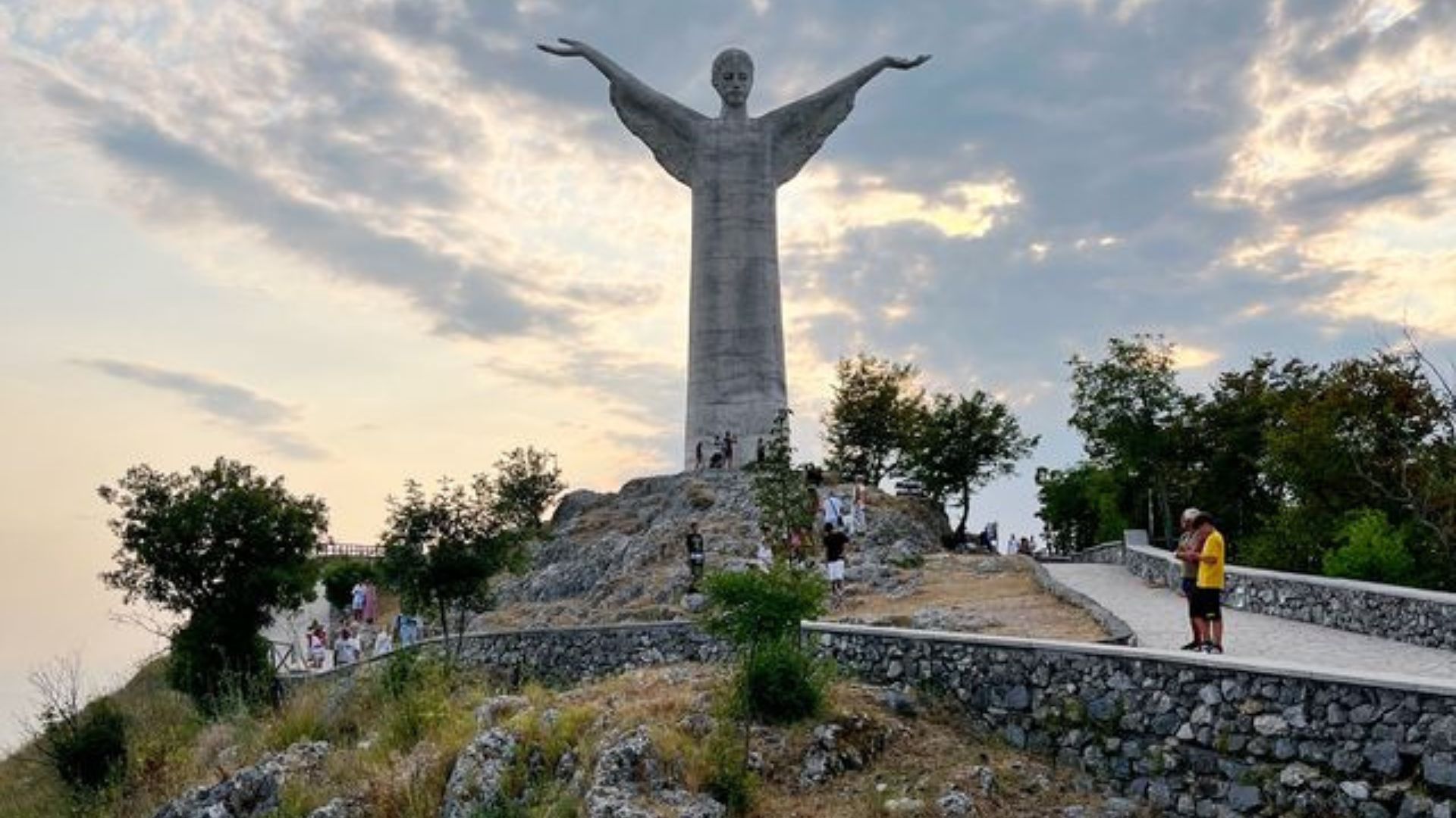 statue of Christ the redeemer