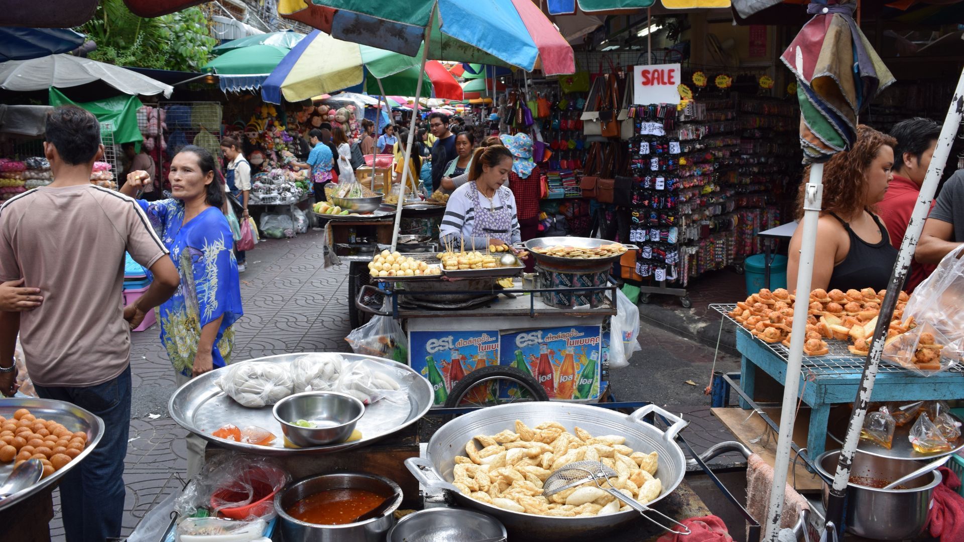 Food stalls along Yaowarat Road