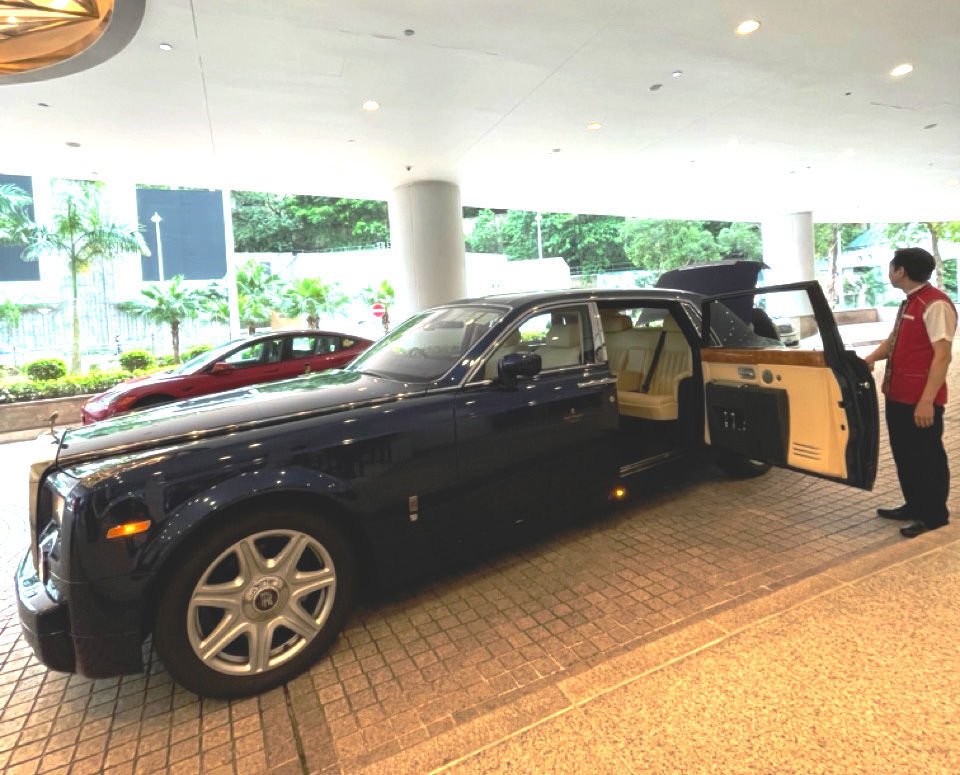 Complimentary transfer in a Rolls-Royce Phantom