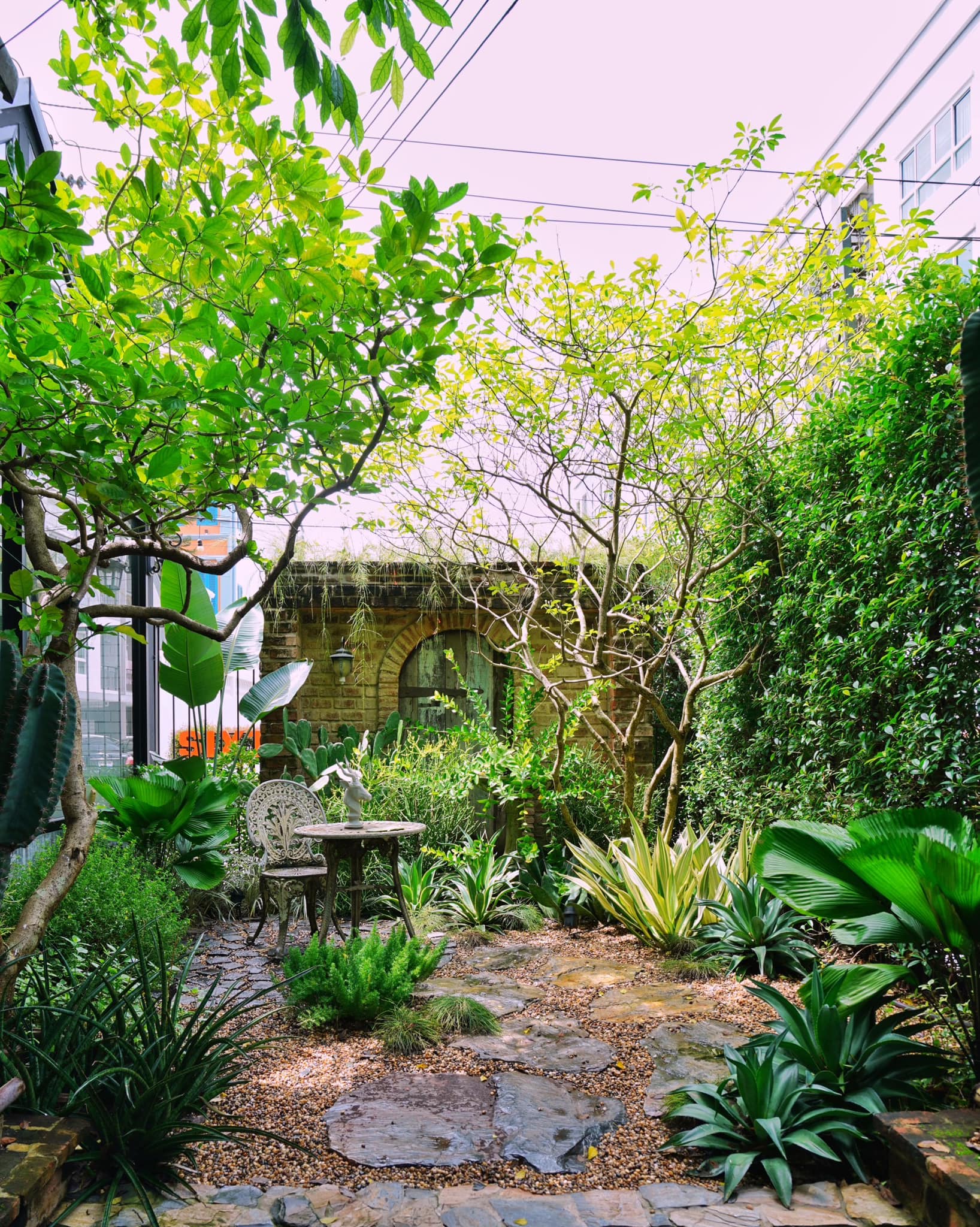 outdoor cafes bangkok