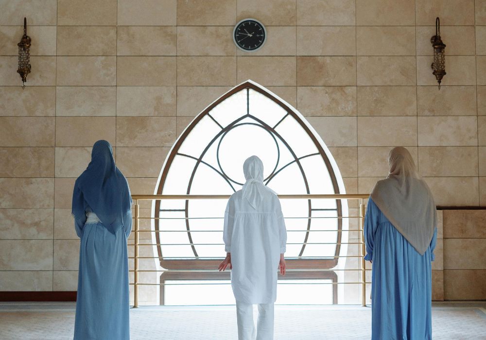 Women praying in Mosque