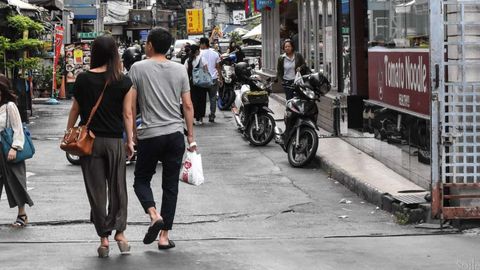 An Essential Guide To Navigating Bangkok's Glitzy Phrom Phong Area