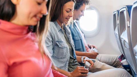 A Flight Attendant Shares The Unwritten Rules For Unoccupied Middle Seats On A Plane