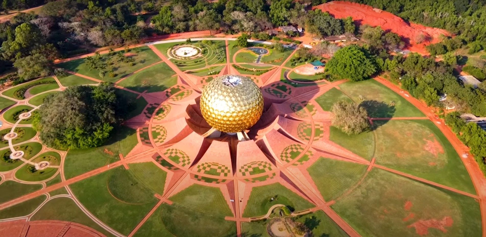 Aurobindo Ashram, Auroville