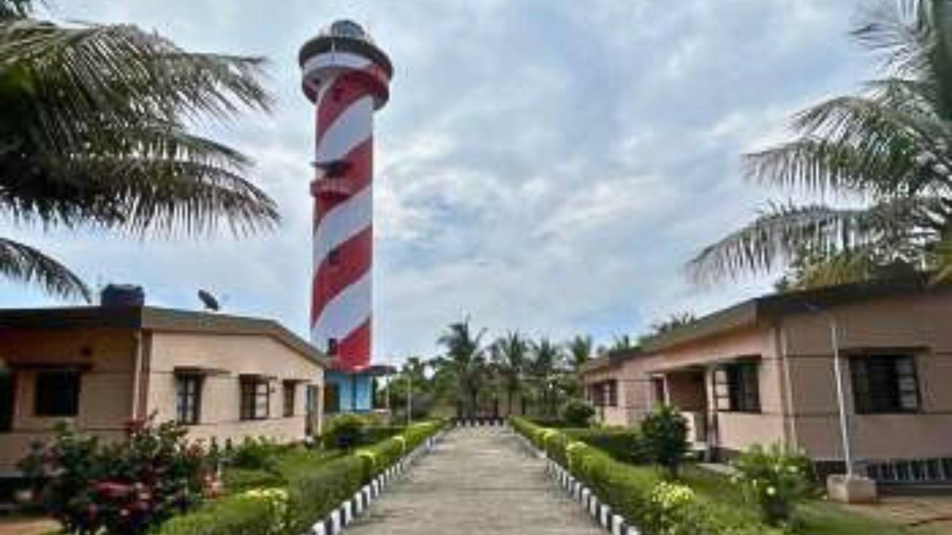 Kadapakkam Lighthouse